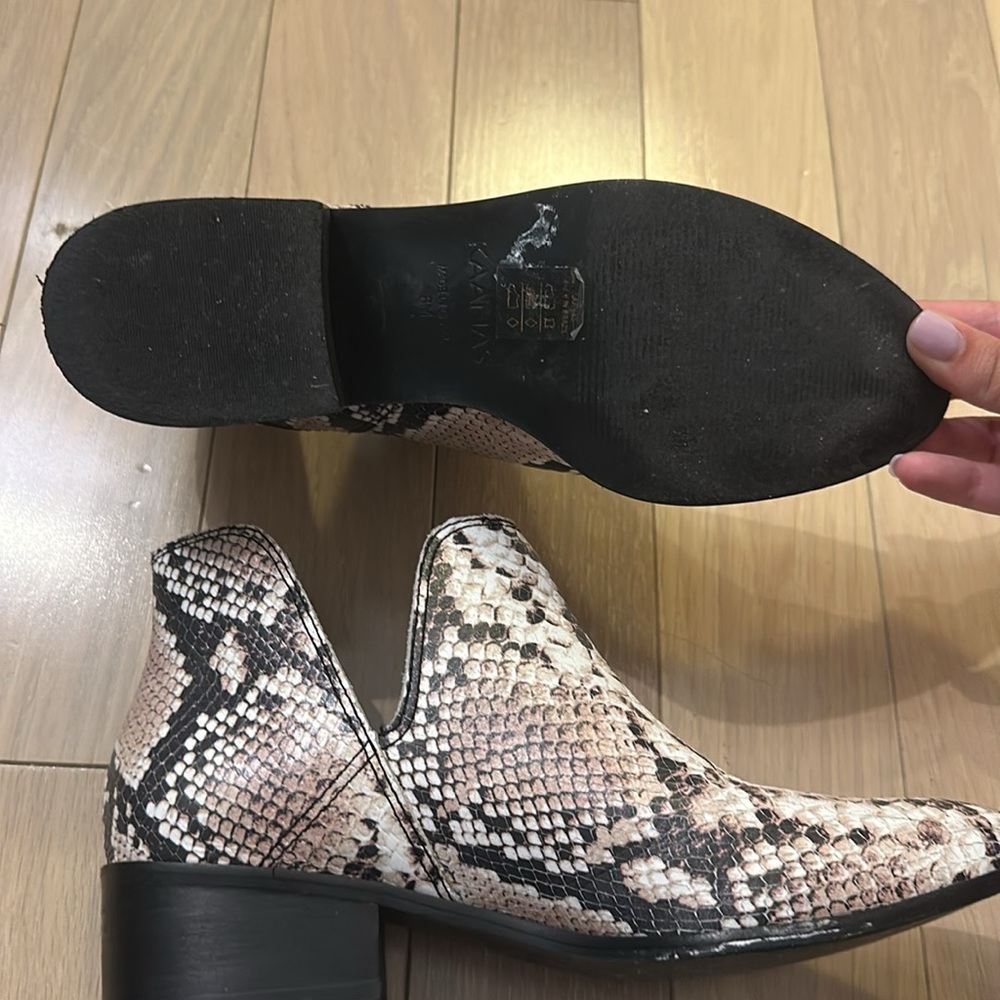 KAANAS Como Open Ankle Booties - Picture 10 of 13